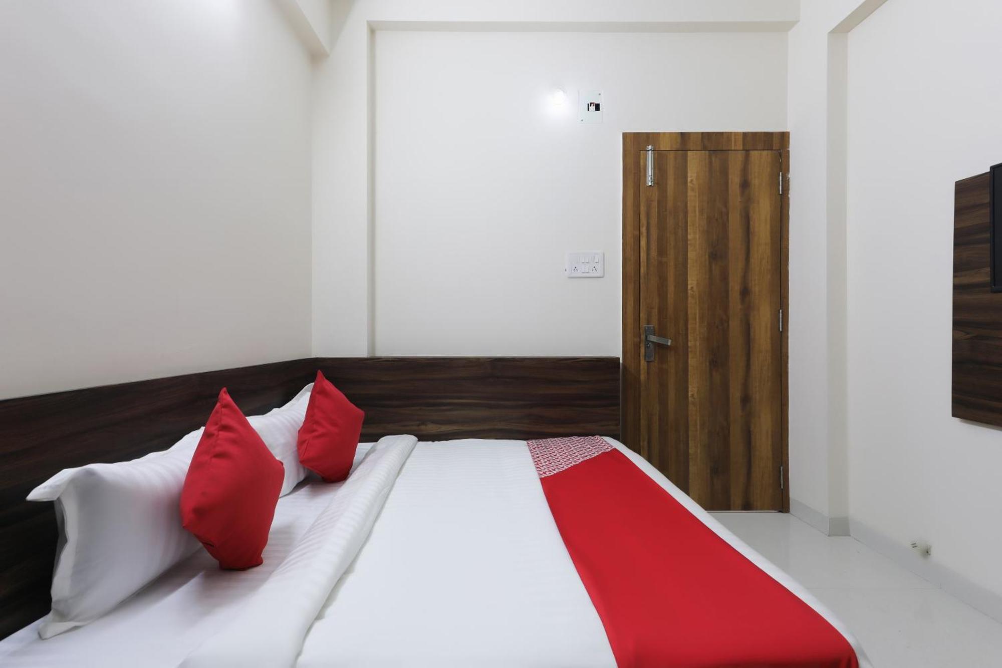 Hotel O La Flora Indaur Kültér fotó