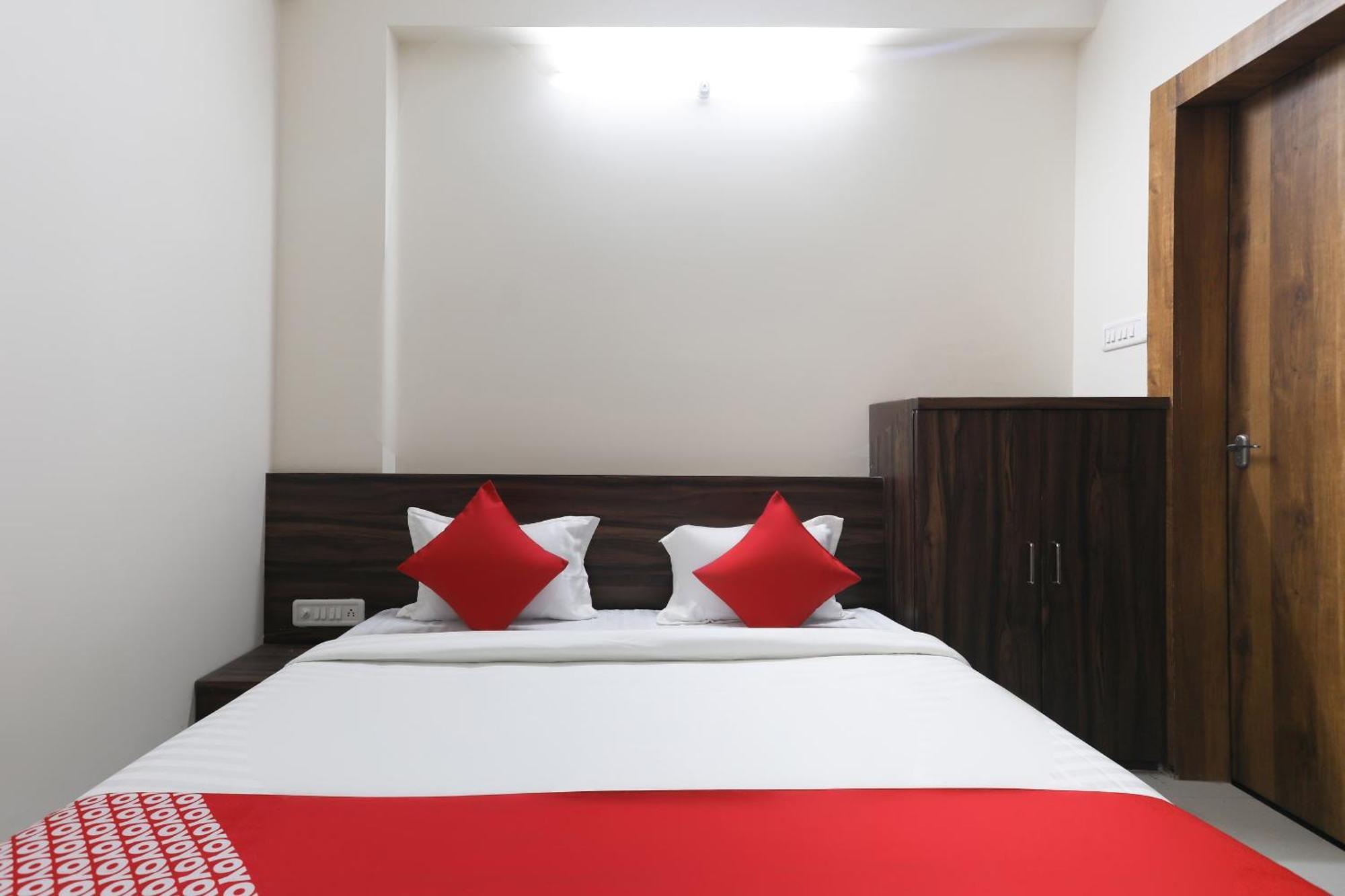 Hotel O La Flora Indaur Kültér fotó
