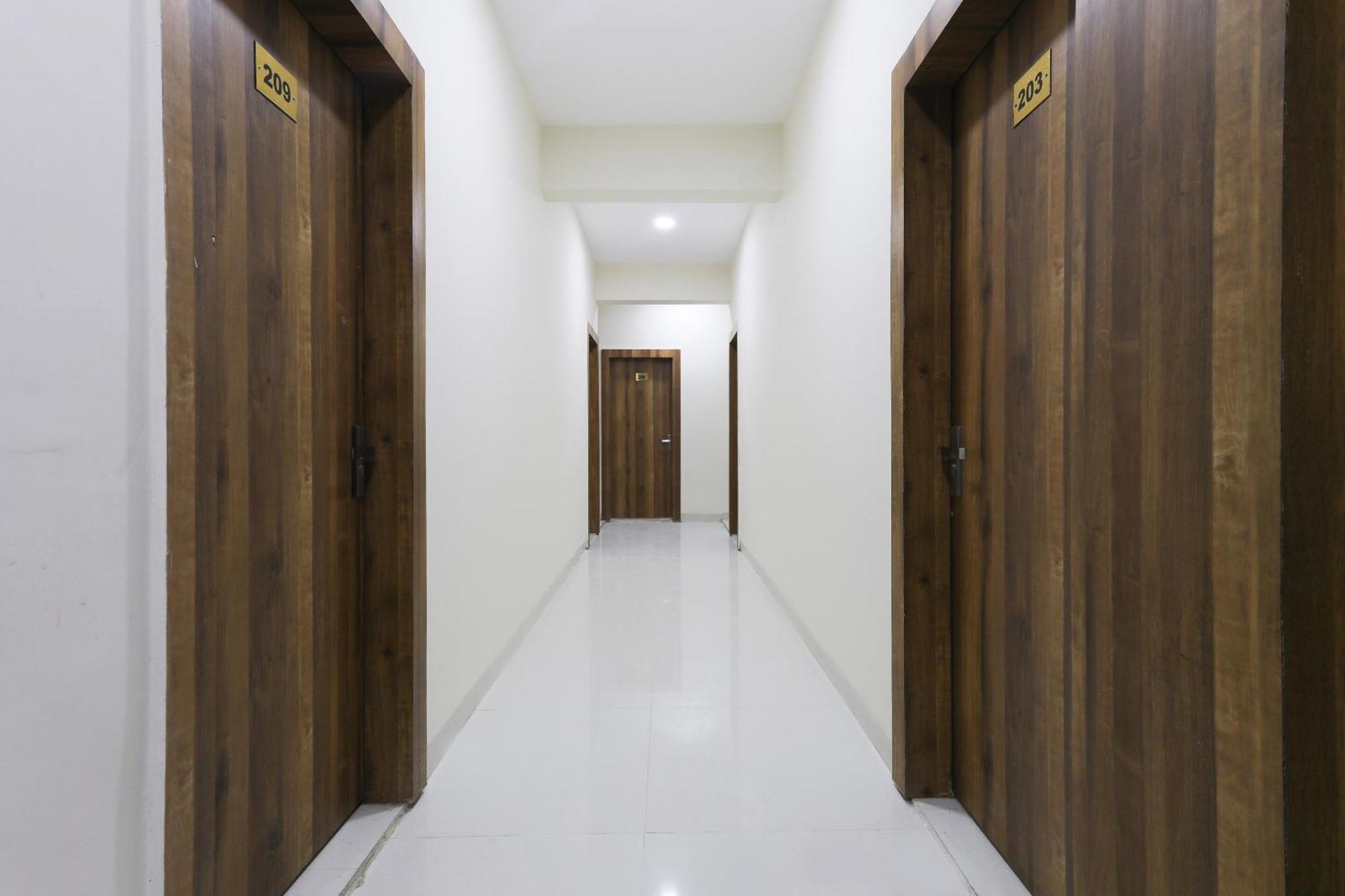 Hotel O La Flora Indaur Kültér fotó